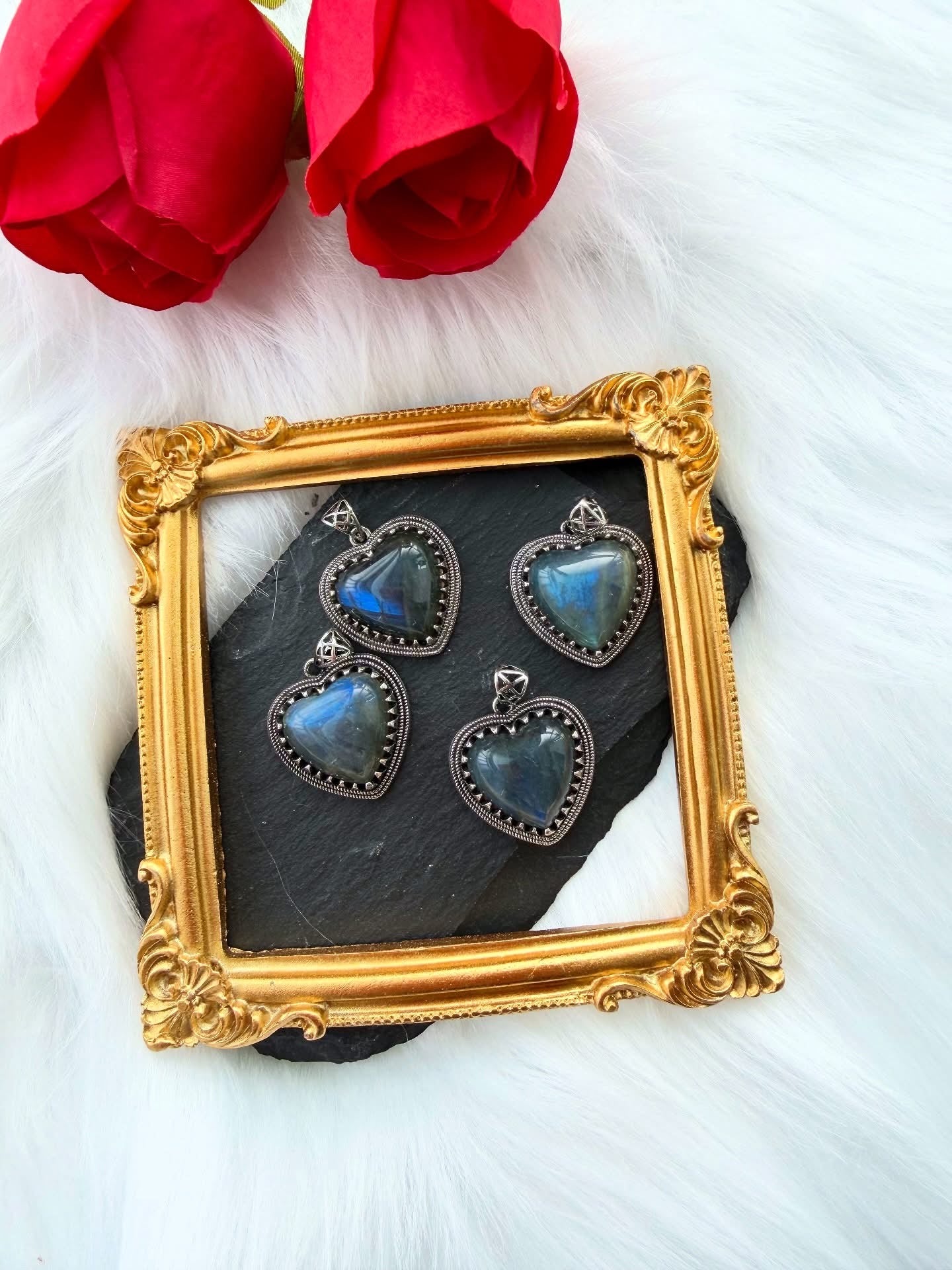Ciondolo Cuore Labradorite Blu | Argento 925 Naturale
Cor Invictae