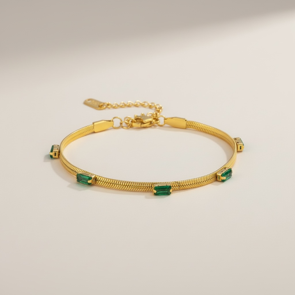 Bracciale collezione Althea con smeraldi in acciaio inossidabile dorato regolabile ipoallergenico