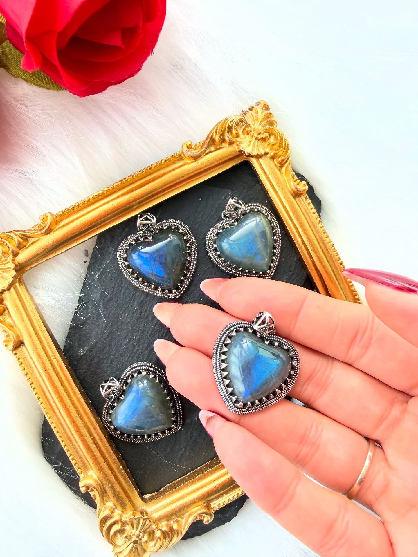 Ciondolo Cuore Labradorite Blu | Argento 925 Naturale
Cor Invictae