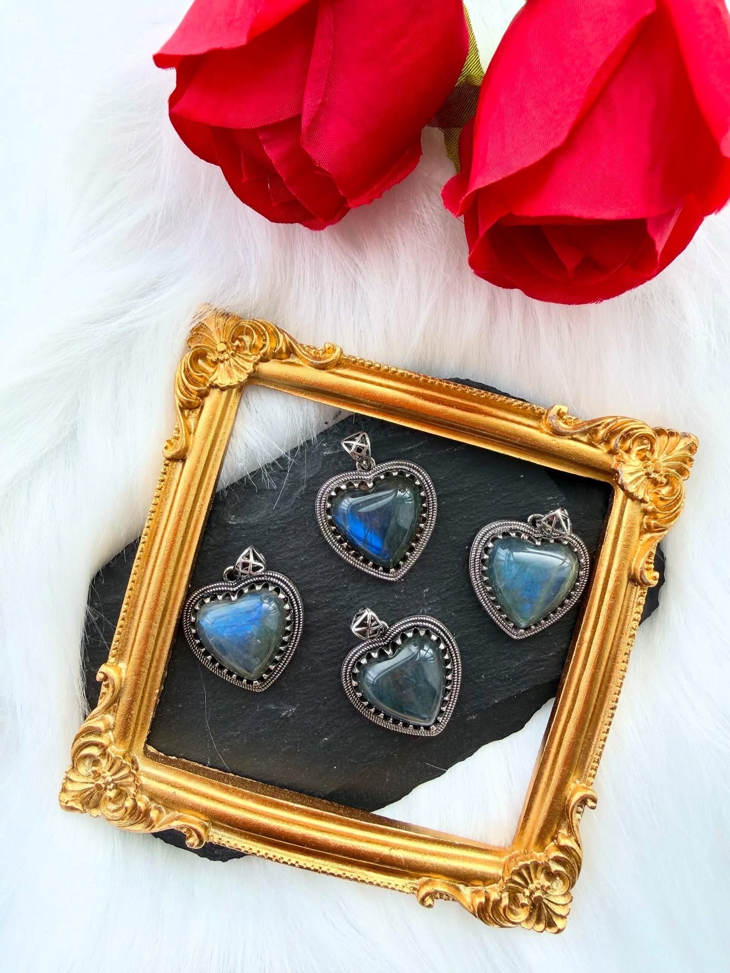 Ciondolo Cuore Labradorite Blu | Argento 925 Naturale
Cor Invictae