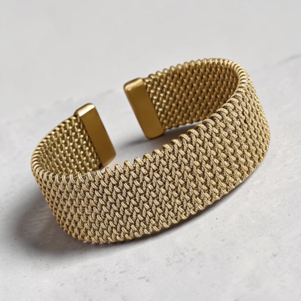 ✨ SOL INVICTUS

Bracciale in Acciaio Inox • Regolabile • Finitura Gold Luxury