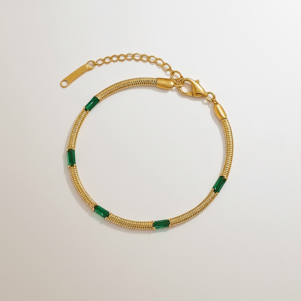 Bracciale collezione Althea con smeraldi in acciaio inossidabile dorato regolabile ipoallergenico