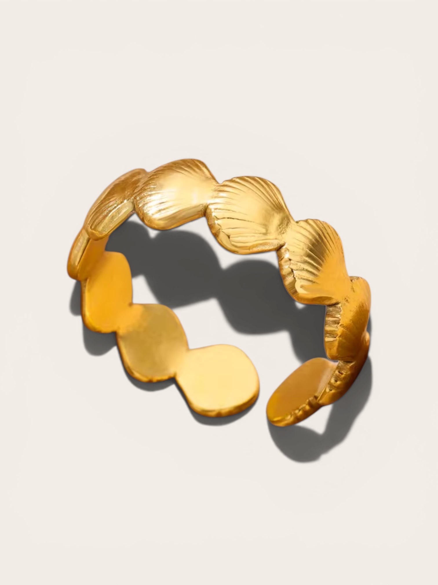 🐚 Gold Ocean Collection – Summer Luxury
Collezione di anelli estivi ispirati al mare, perfetti per aggiungere un tocco elegante e luxury ai tuoi look ✨🐚