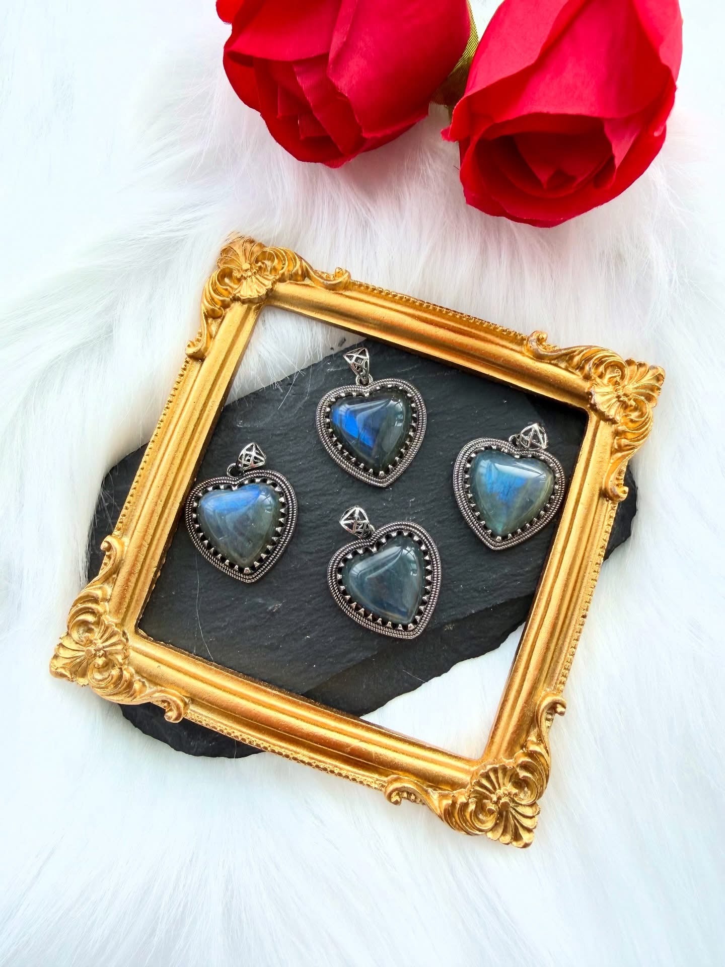 Ciondolo Cuore Labradorite Blu | Argento 925 Naturale
Cor Invictae